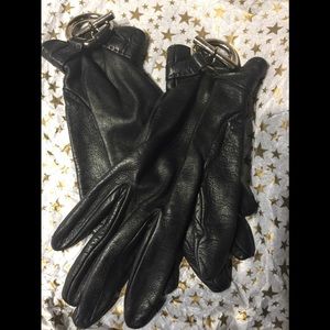 Hermes calf leather toggle gloves